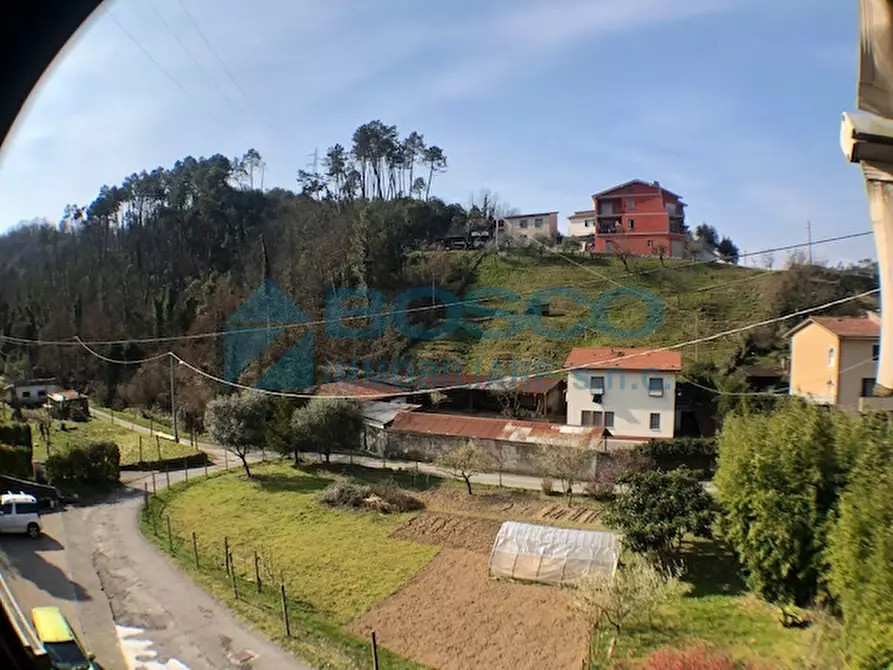 Immagine 1 di Porzione di casa in vendita  a Vezzano Ligure