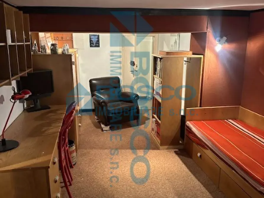 Immagine 21 di Pentalocale in vendita  in Via di Birano a La Spezia