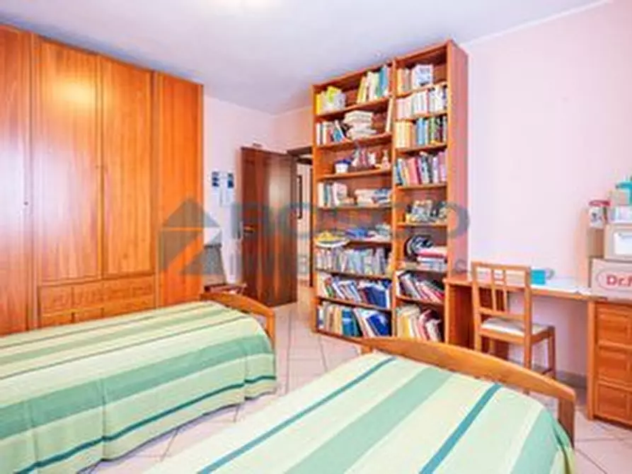 Immagine 8 di Pentalocale in vendita  in Via San Venerio a La Spezia