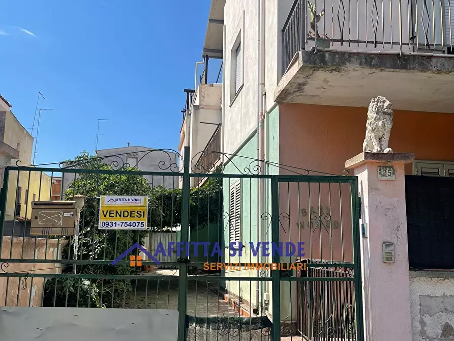 Immagine 23 di Villetta a schiera in vendita  in Via Ungheria 25 a Siracusa