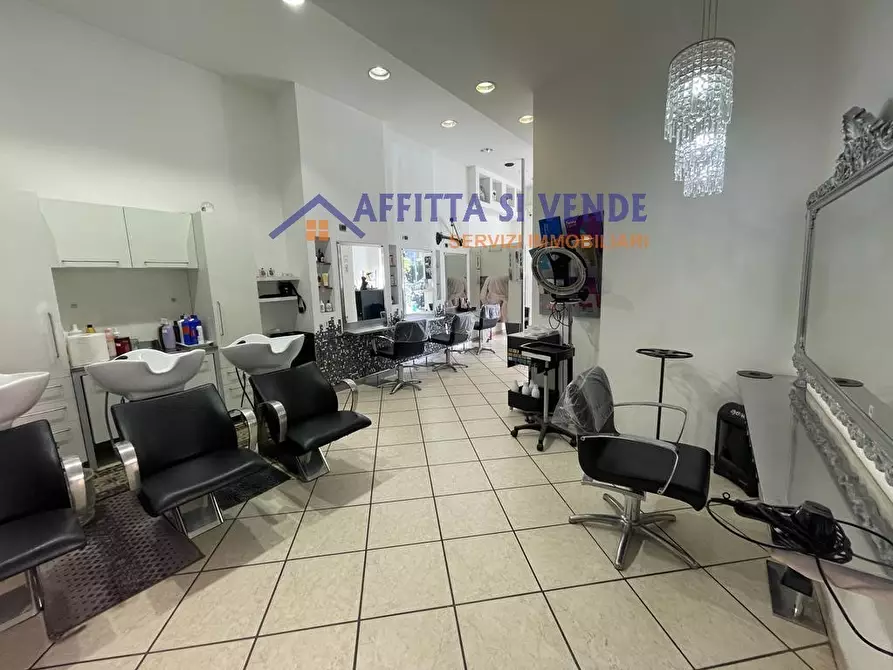 Immagine 11 di Locale commerciale in vendita  in Viale Tica 97 a Siracusa