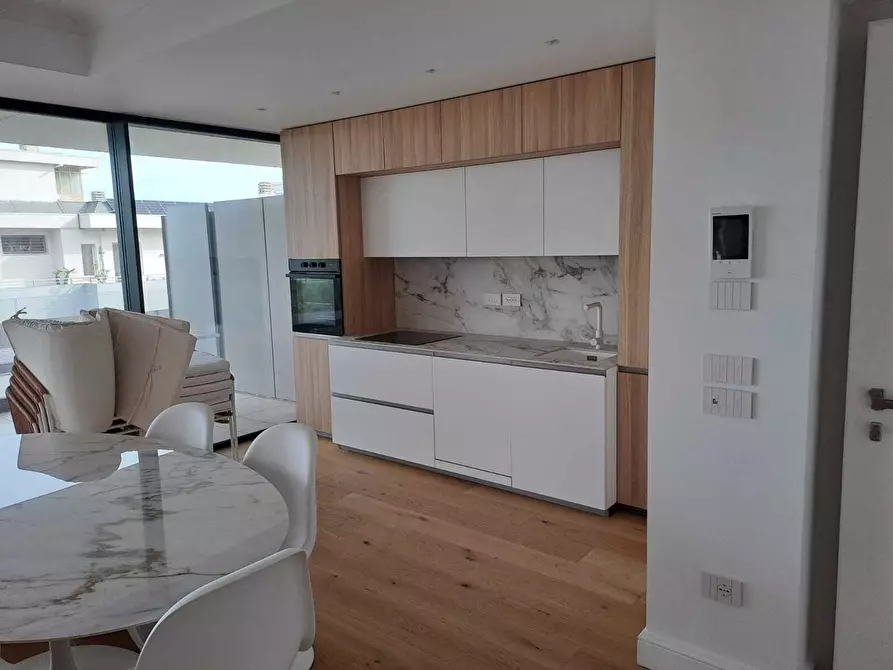 Immagine 7 di Trilocale in affitto  a Pescara