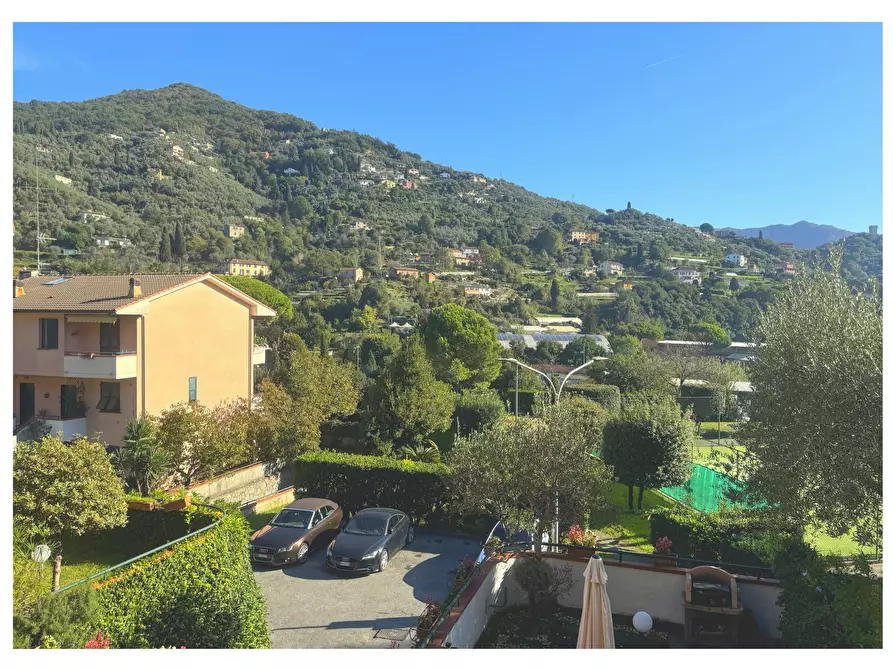 Immagine 3 di Quadrilocale in vendita  a Rapallo