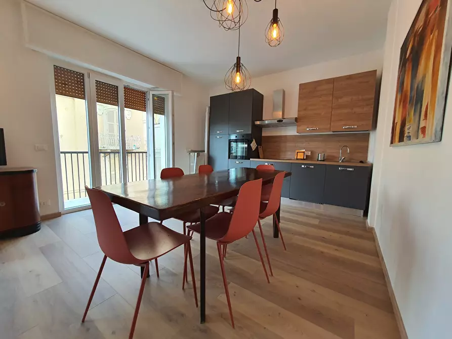 Immagine 4 di Trilocale in vendita  a Rapallo