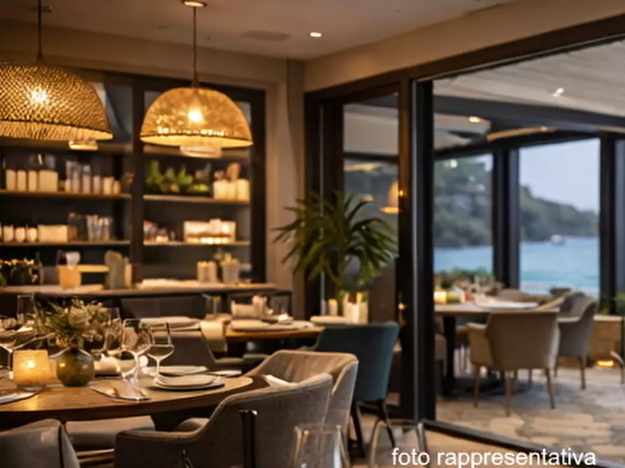 Immagine 6 di Bar / Ristorante in vendita  a Rapallo