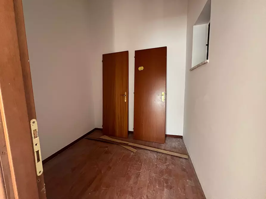 Immagine 9 di Locale commerciale in vendita  a Fiano Romano