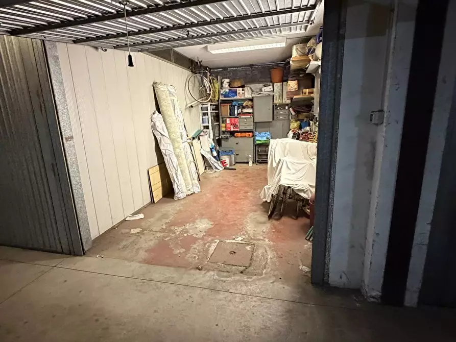 Immagine 6 di Garage in vendita  in via Amico Aspertini a Roma