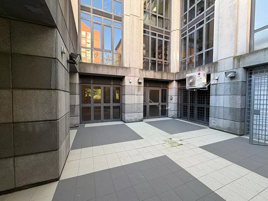 Immagine 2 di Ufficio in affitto  in Via Monte Giberto 133 a Roma