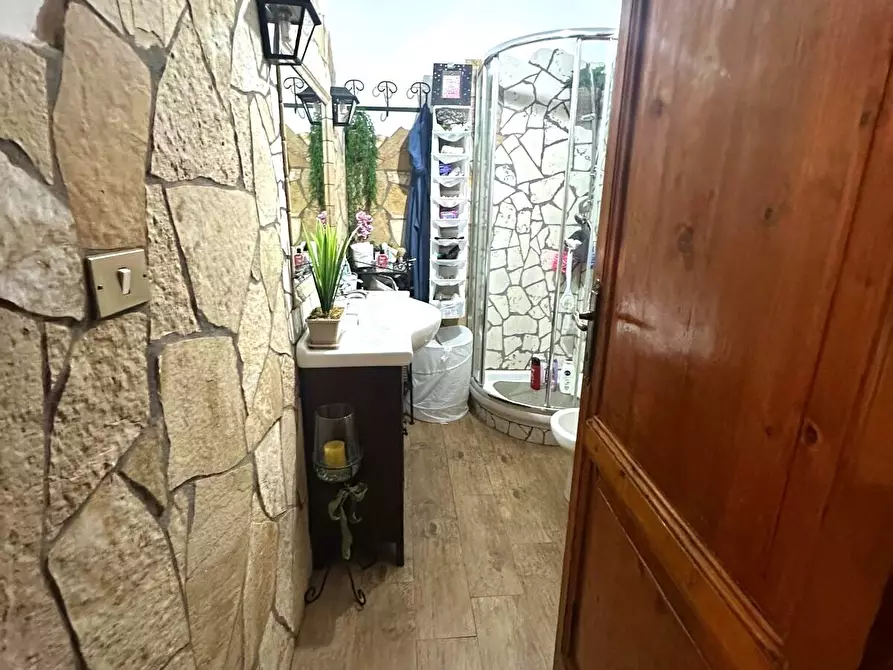 Immagine 11 di Trilocale in vendita  a Riano