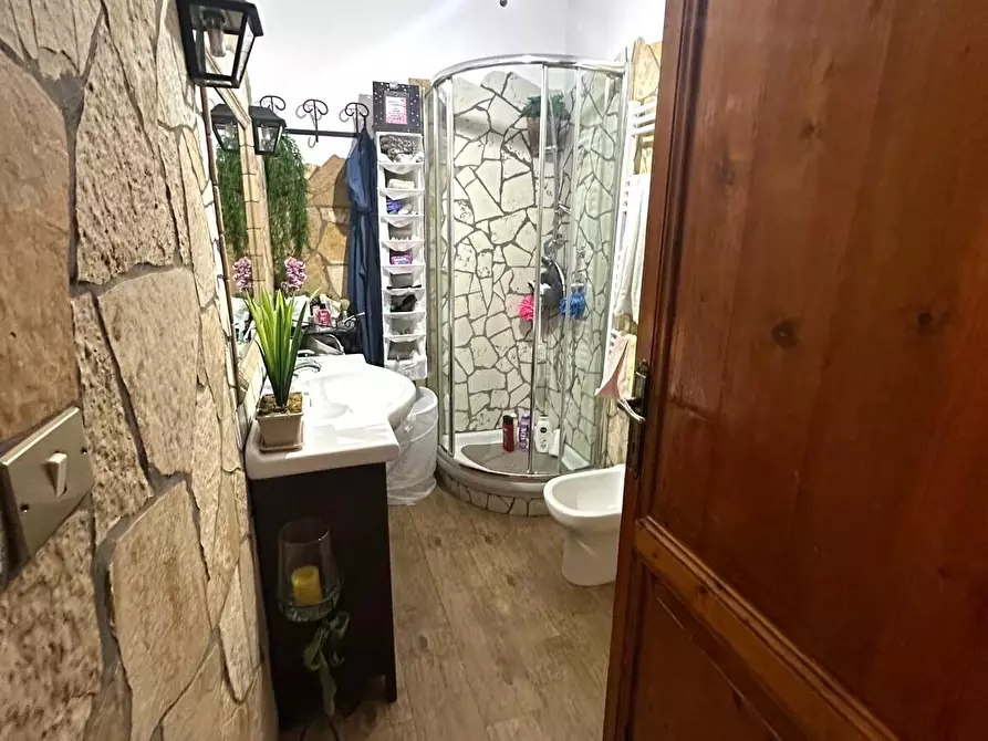 Immagine 12 di Trilocale in vendita  a Riano