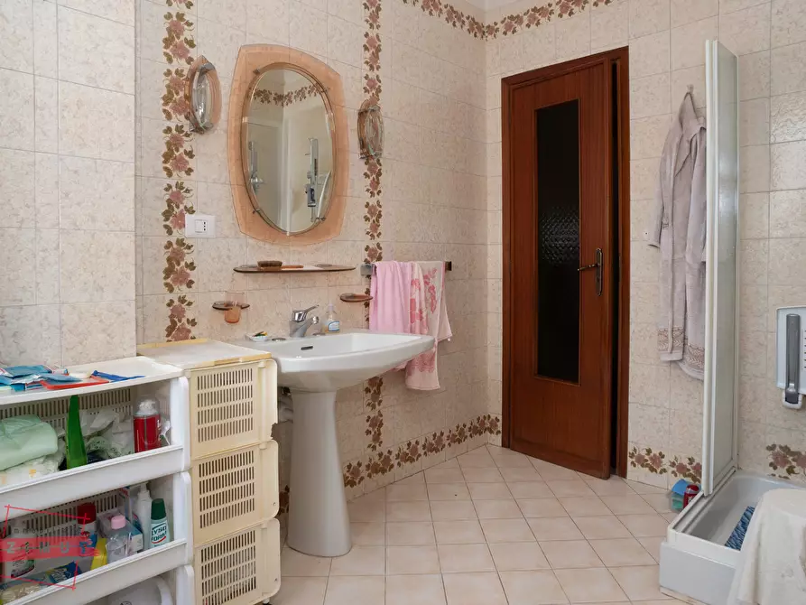 Immagine 27 di Villa in vendita  in via rossini 5 a San Damiano D'asti