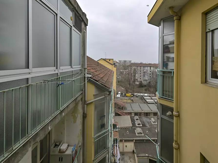 Immagine 52 di Bilocale in vendita  in Via Monginevro 220 a Torino