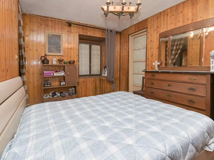 Immagine 52 di Pentalocale in vendita  in via torino 4 a Lemie