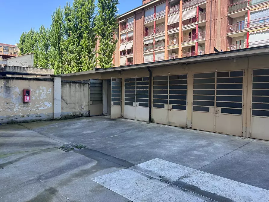 Immagine 1 di Garage in vendita  in Via Caluso 25 a Torino