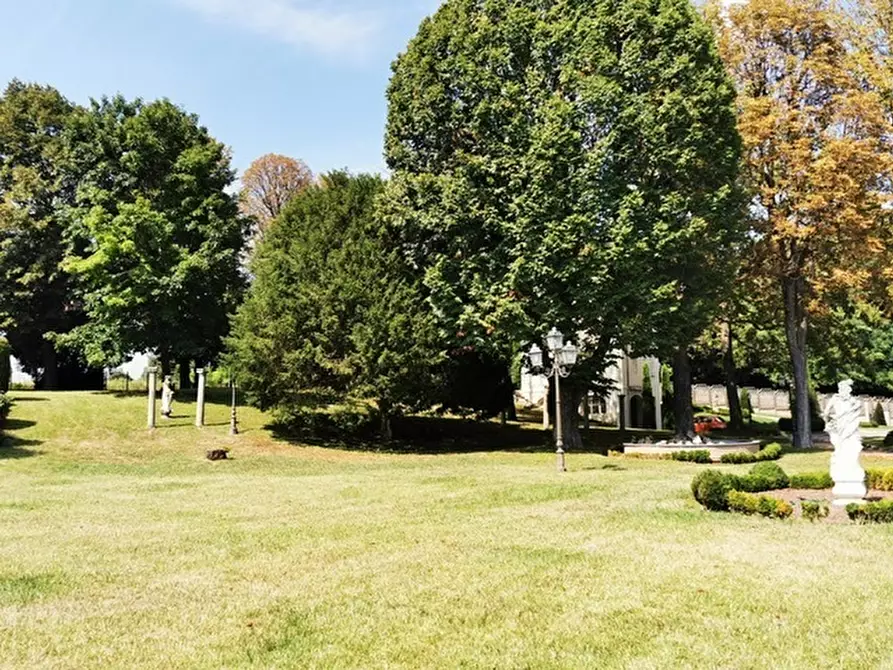 Immagine 9 di Villa in vendita  a Moncalieri