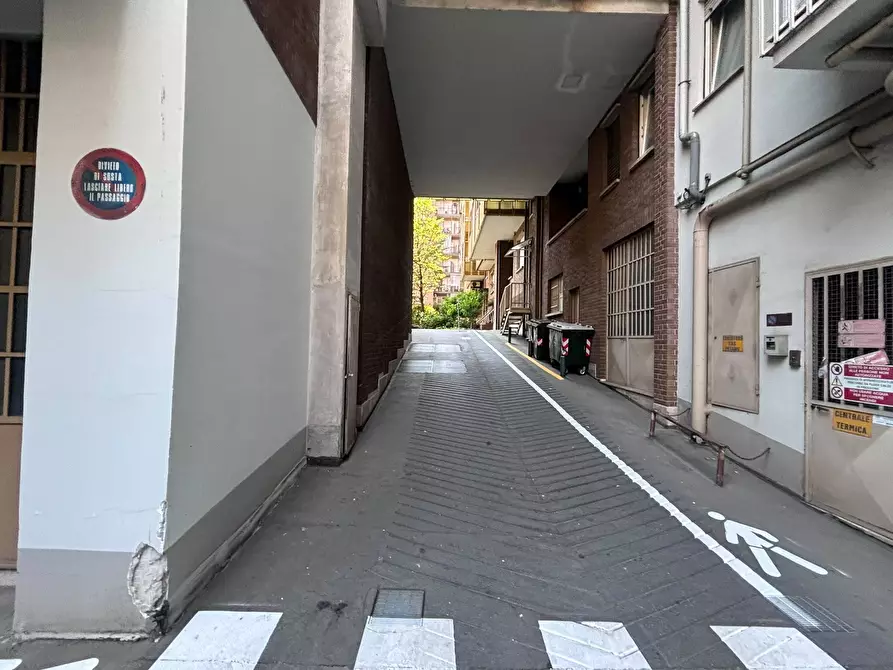 Immagine 16 di Garage in vendita  in Via Albenga 22 a Torino
