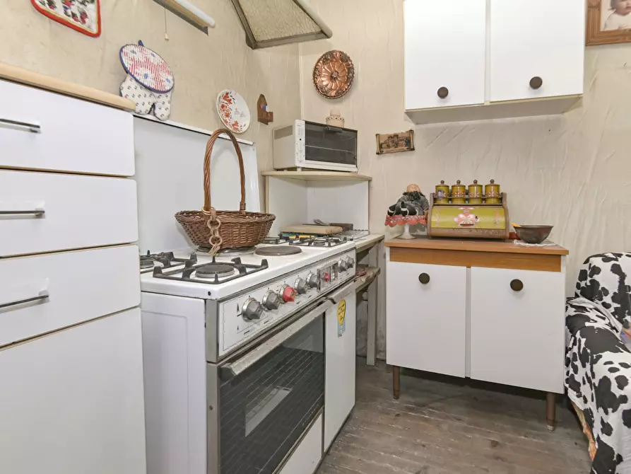 Immagine 28 di Pentalocale in vendita  in via torino 4 a Lemie