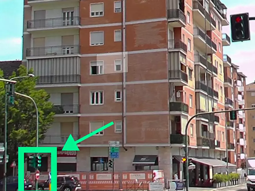 Immagine 3 di Locale commerciale in vendita  in Corso Vercelli 210 a Torino