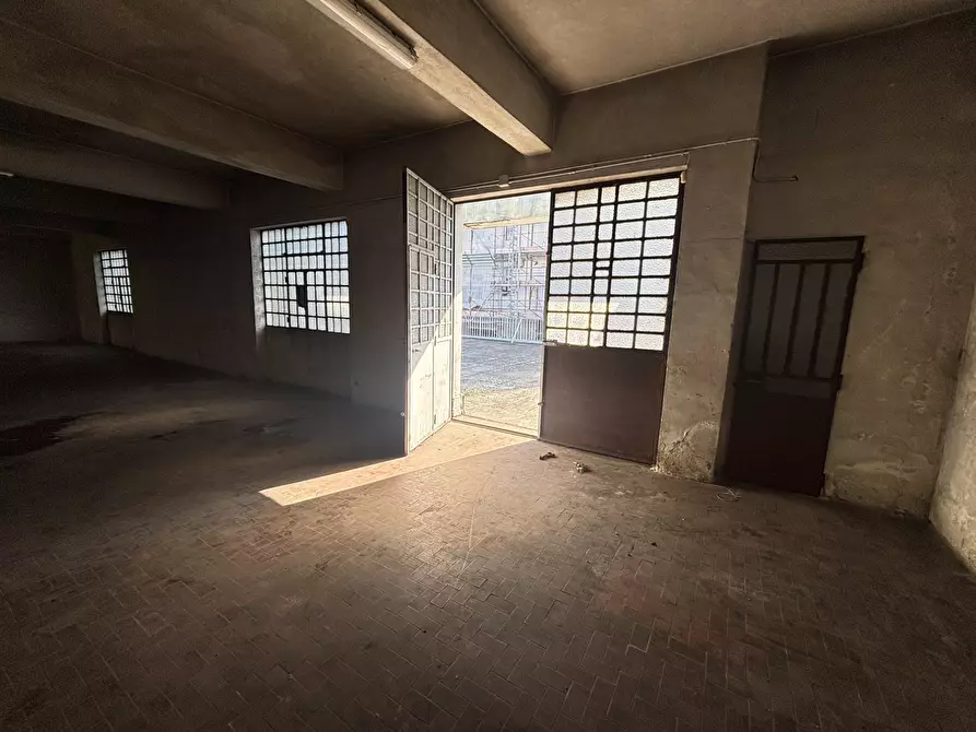 Immagine 11 di Capannone industriale in vendita  in Via Parella 3 a Torino