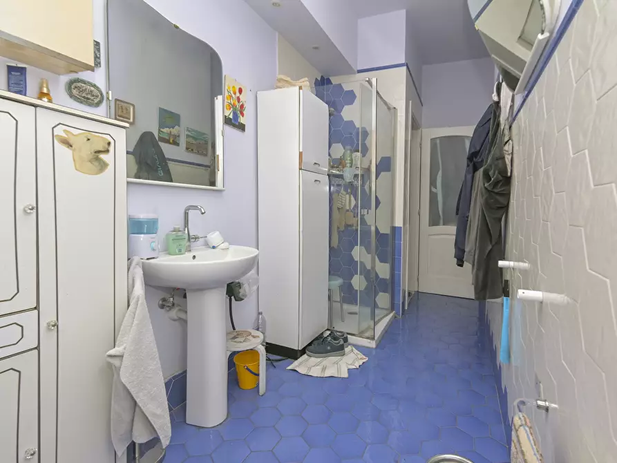 Immagine 24 di Pentalocale in vendita  in Via Trana a Torino