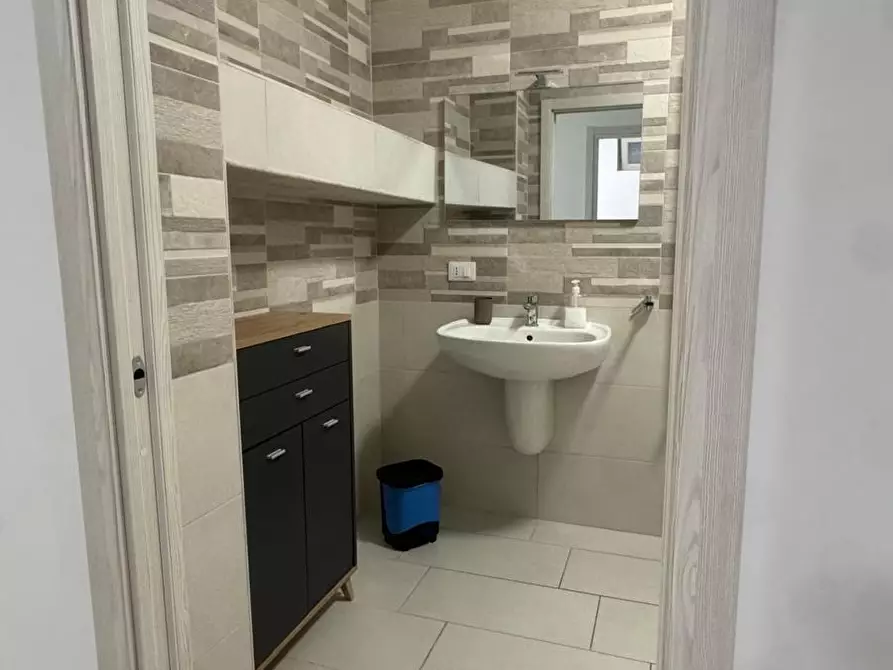 Immagine 17 di Quadrilocale in vendita  in Via Alcide de Gasperi a Monopoli