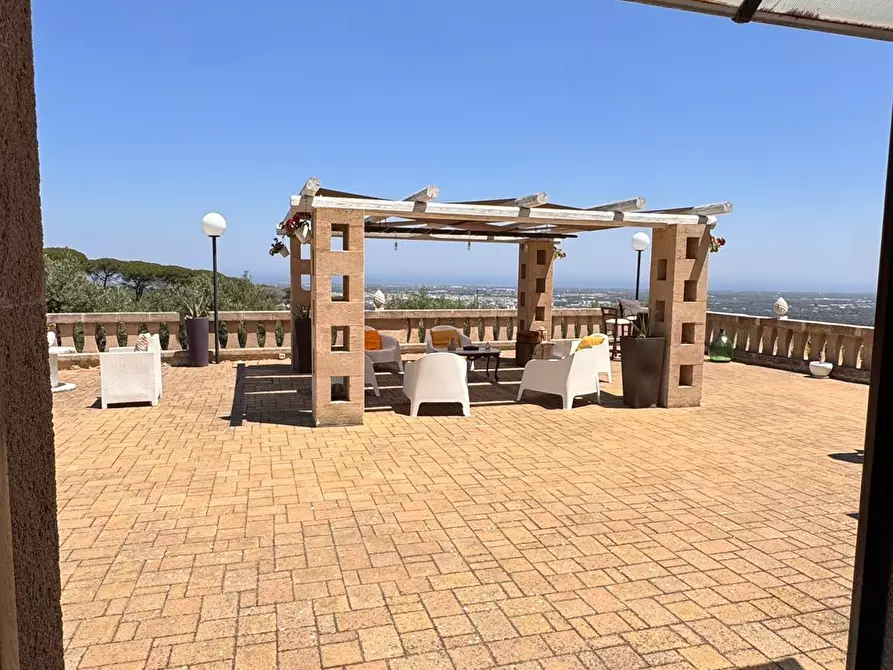 Immagine 7 di Rustico / casale in vendita  in Viale Monte Cannone a Fasano