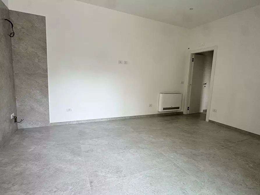 Immagine 7 di Bilocale in vendita  in Via Pietro Lorenzetti a Monopoli