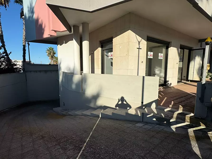 Immagine 8 di Locale commerciale in vendita  in VIA VITTORIO VENETO a Monopoli