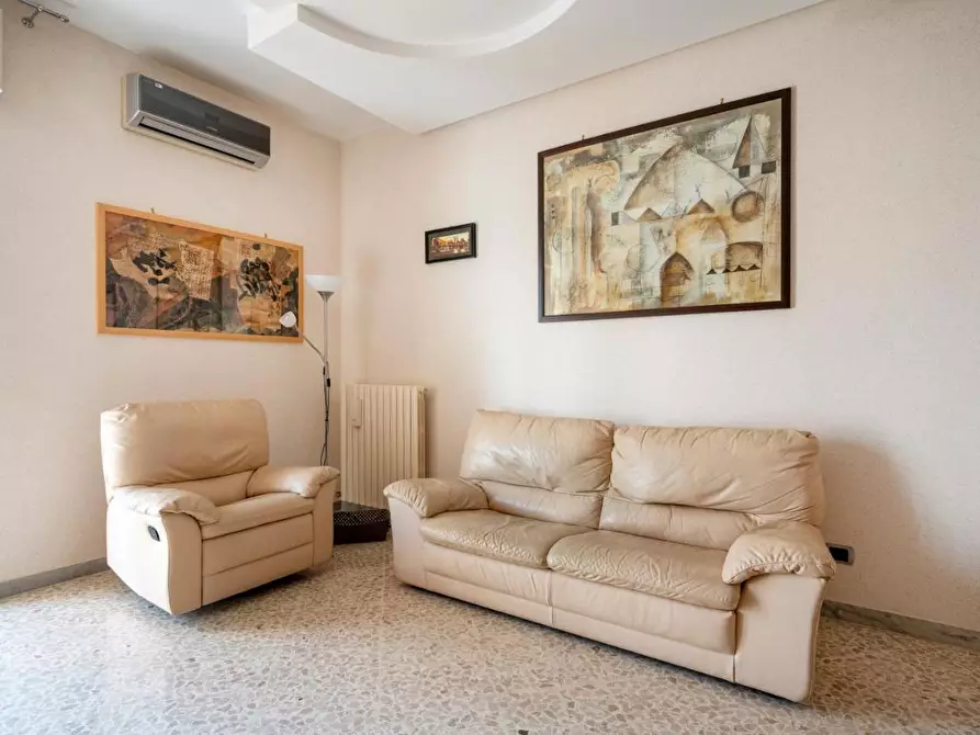 Immagine 4 di Trilocale in vendita  in via mengano a Monopoli