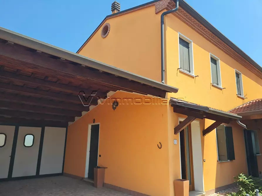 Immagine 2 di Casa indipendente in vendita  a Poiana Maggiore