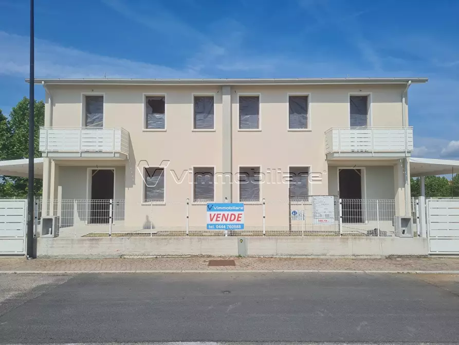 Immagine 1 di Casa bifamiliare in vendita  in via degli alpini sn a Albettone