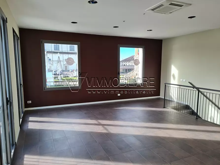 Immagine 16 di Locale commerciale in vendita  in via Carlo Porta angolo via Palladio 1 a Noventa Vicentina