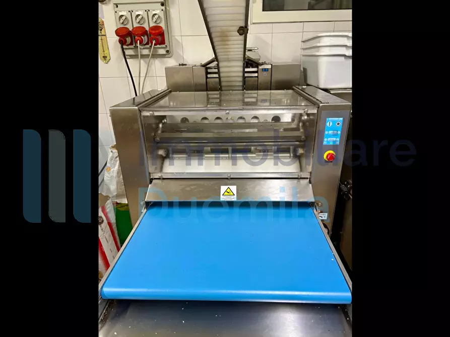 Immagine 5 di Attività artigianale in vendita  a San Giorgio Di Piano