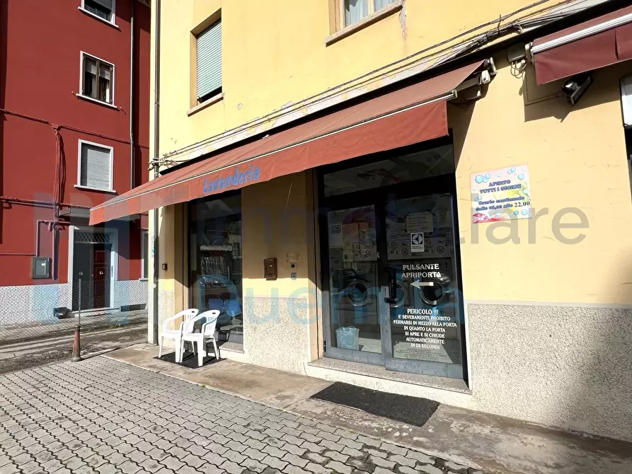 Immagine 16 di Attività artigianale in vendita  a Bologna