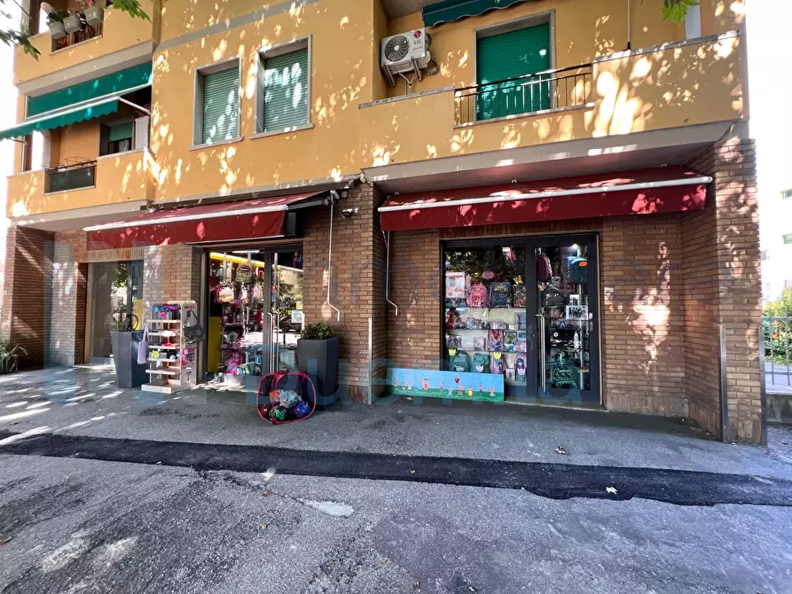 Immagine 22 di Attività commerciale in vendita  a Budrio