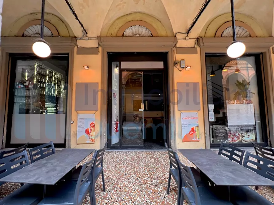 Immagine 29 di Bar / Ristorante in vendita  a Bologna