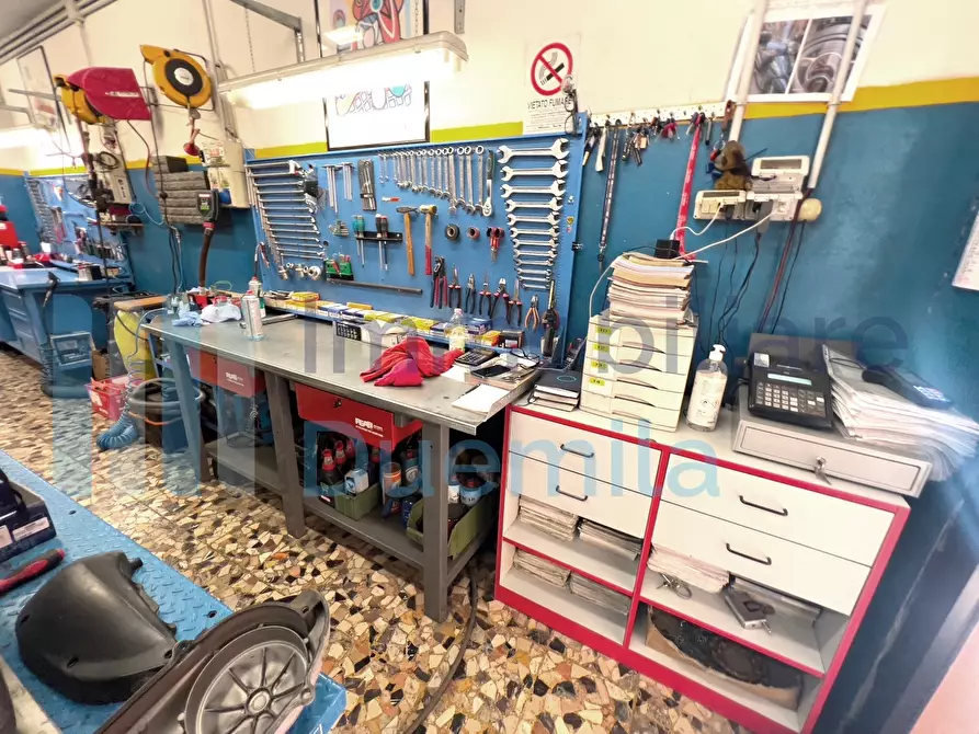 Immagine 4 di Attività artigianale in vendita  a Bologna