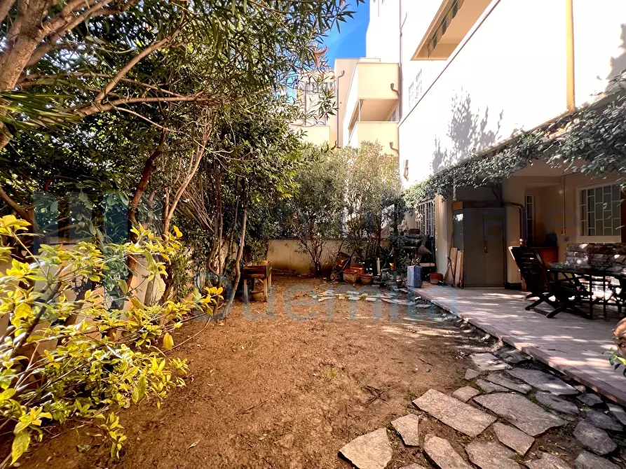 Immagine 24 di Pentalocale in vendita  a Bologna