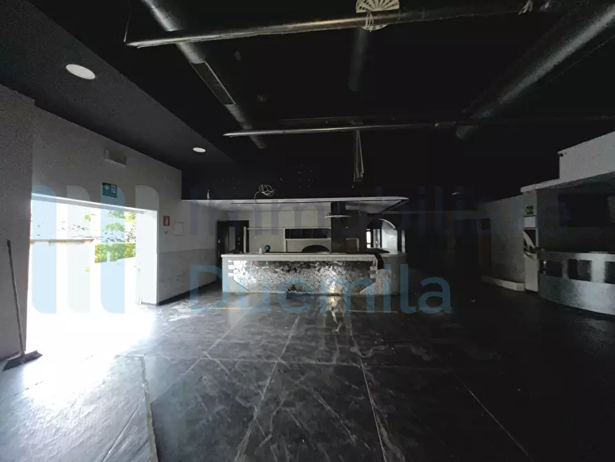 Immagine 9 di Locale commerciale in affitto  a Ozzano Dell'emilia