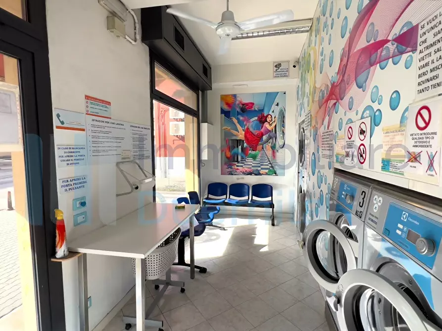 Immagine 3 di Attività artigianale in vendita  a Bologna