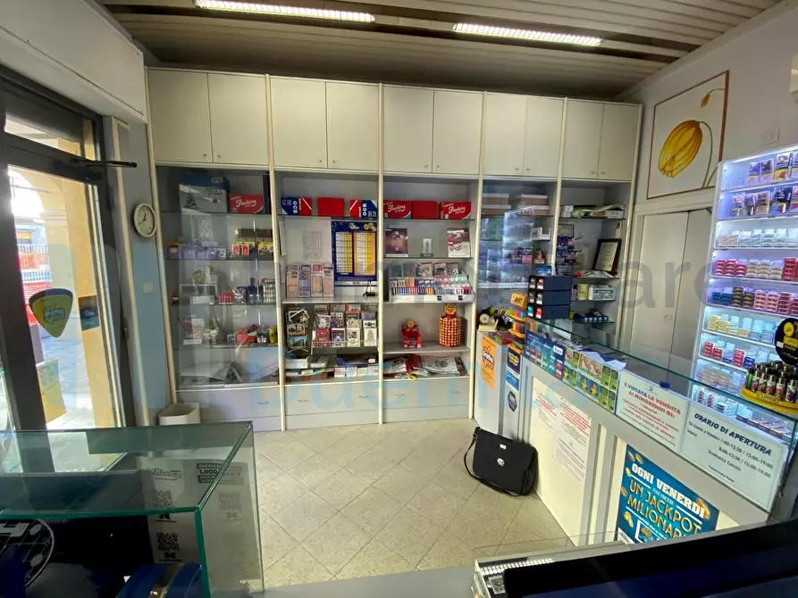 Immagine 10 di Tabaccheria in vendita  a Bologna