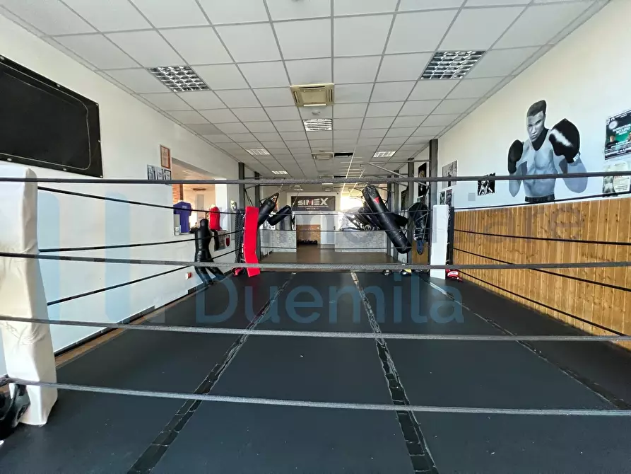 Immagine 16 di Locale commerciale in vendita  a Sant'agata Bolognese