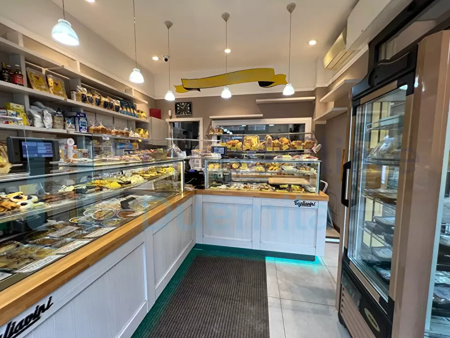 Immagine 2 di Attività artigianale in vendita  a Bologna