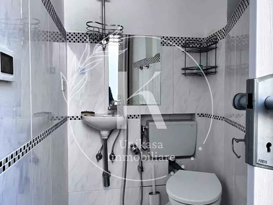 Immagine 25 di Pentalocale in vendita  in Piazza Aurelio Saffi a Savona