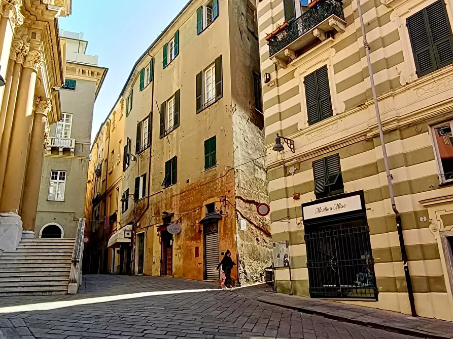 Immagine 1 di Quadrilocale in vendita  in Piazza dei Consoli a Savona