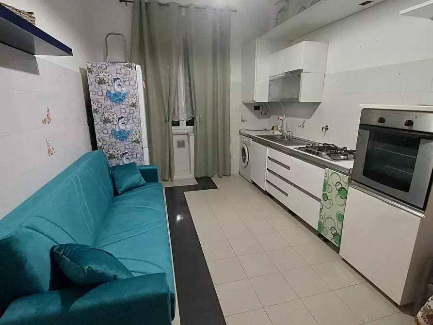 Immagine 3 di Bilocale in vendita  in Via Zara 10 a Savona