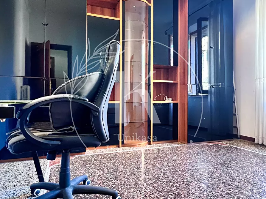 Immagine 26 di Pentalocale in vendita  in Via Santorre di Santarosa a Savona