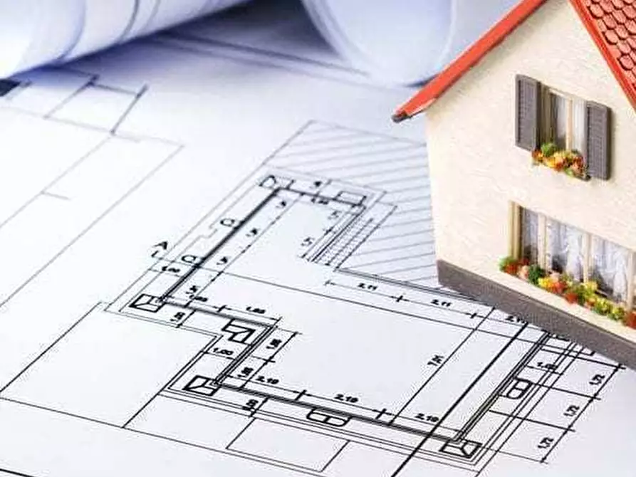 Immagine 4 di Pentalocale in vendita  in villetta a Savona