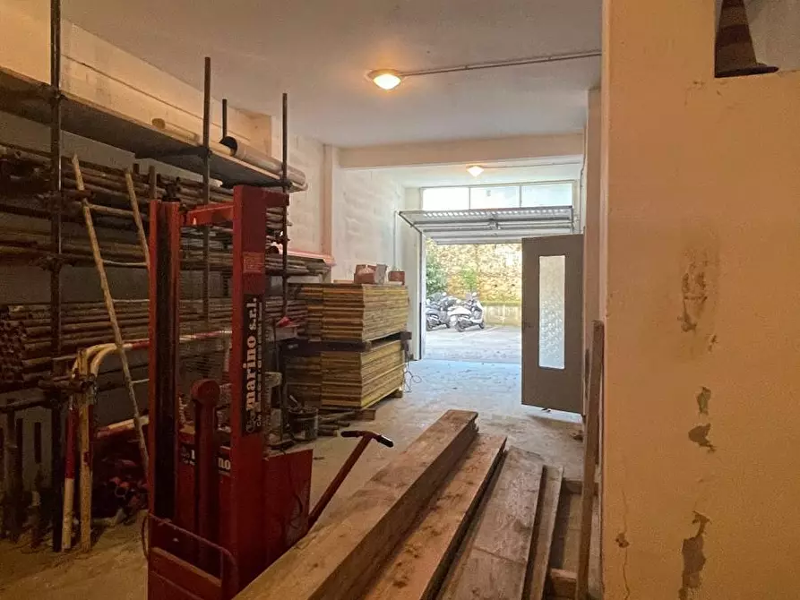 Immagine 3 di Garage in vendita  in Via Francesco Mignone a Savona
