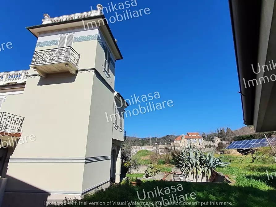 Immagine 38 di Villa in vendita  in Via Loreto a Savona